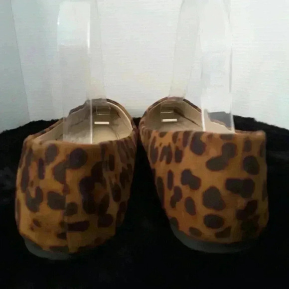 Bella Marie Leopard suede flats 7.5 - Picture 8 of 9